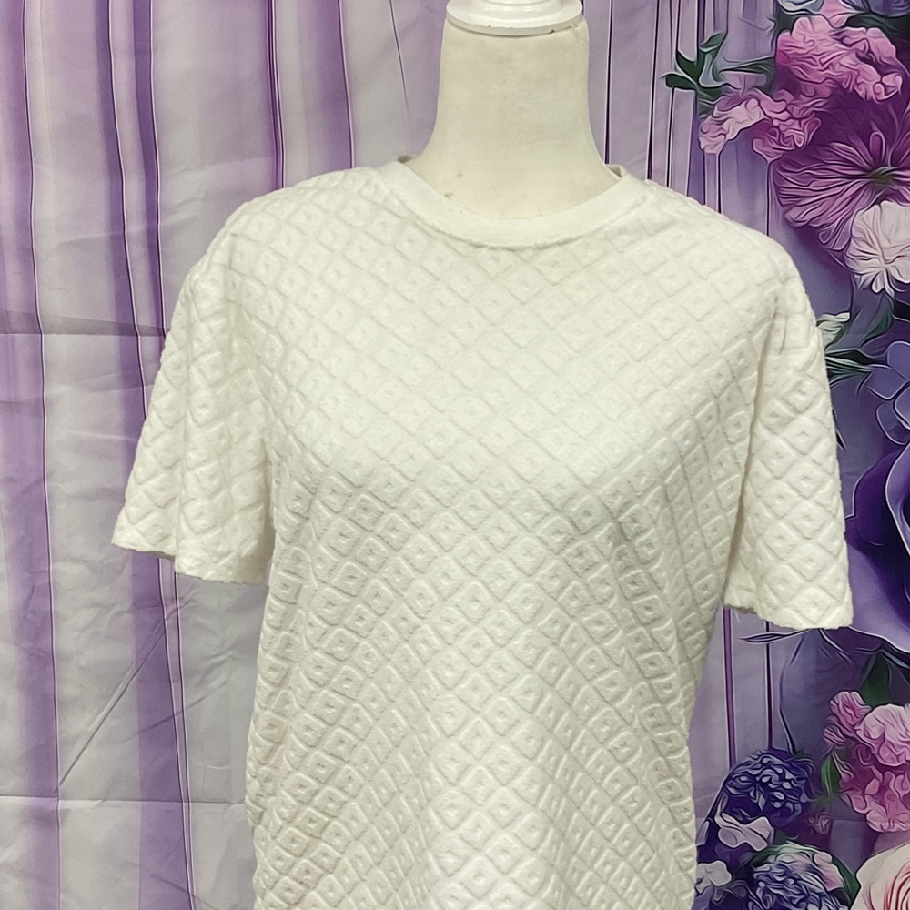 Forever 21 White Textured Short Sleeve Tee